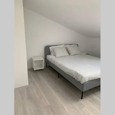 Views דירה ברסלוס