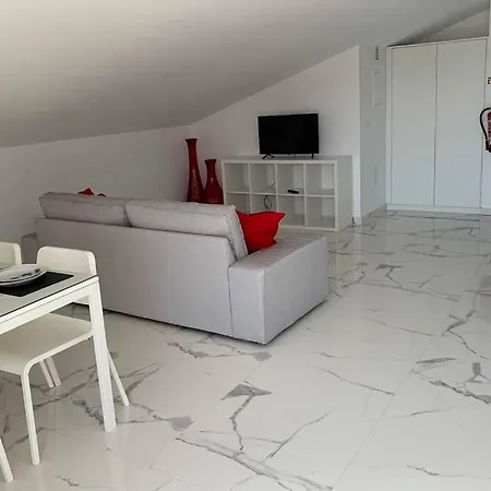 Views דירה ברסלוס